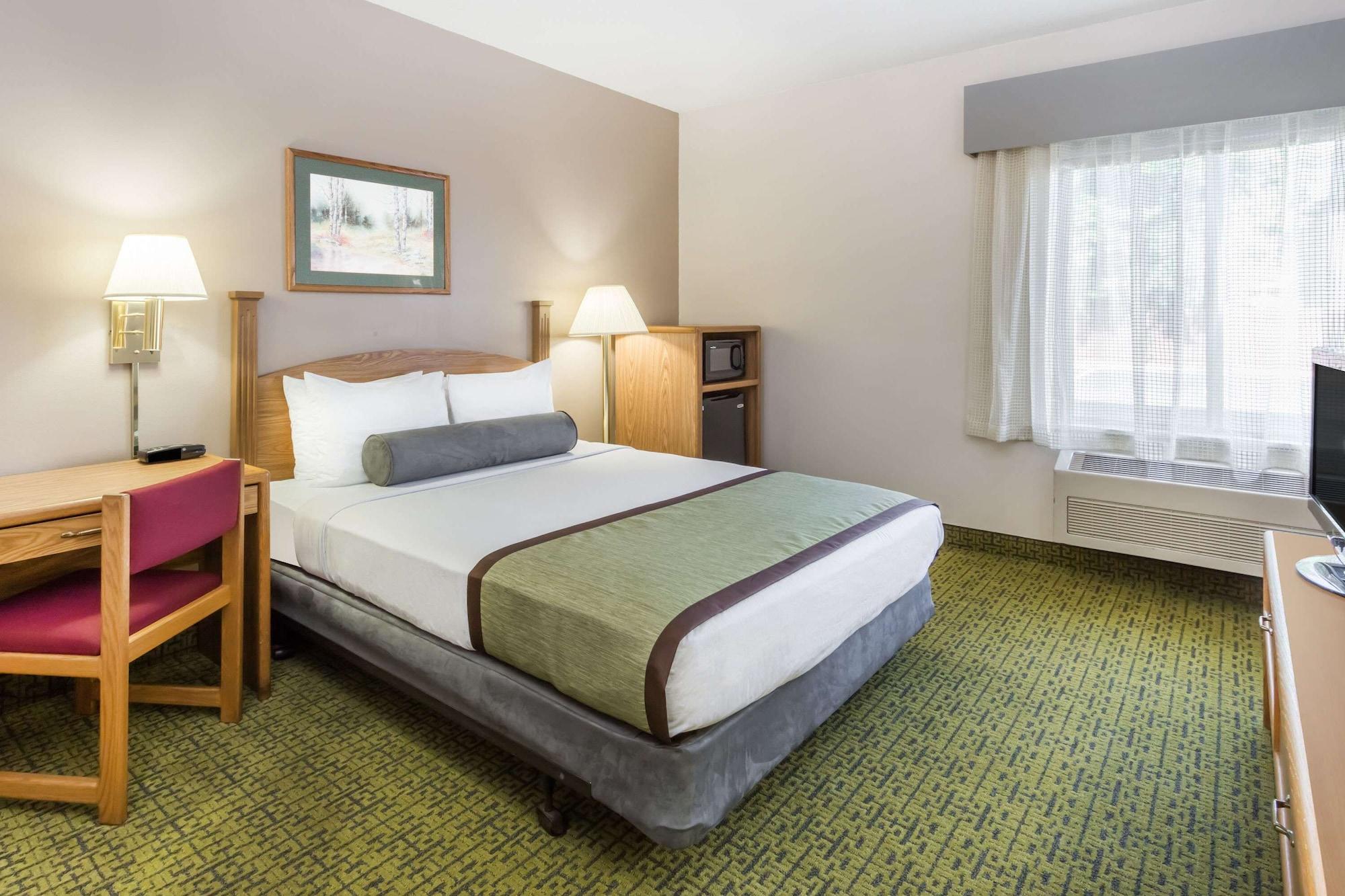 Days Inn & Suites By Wyndham Madison Exteriör bild