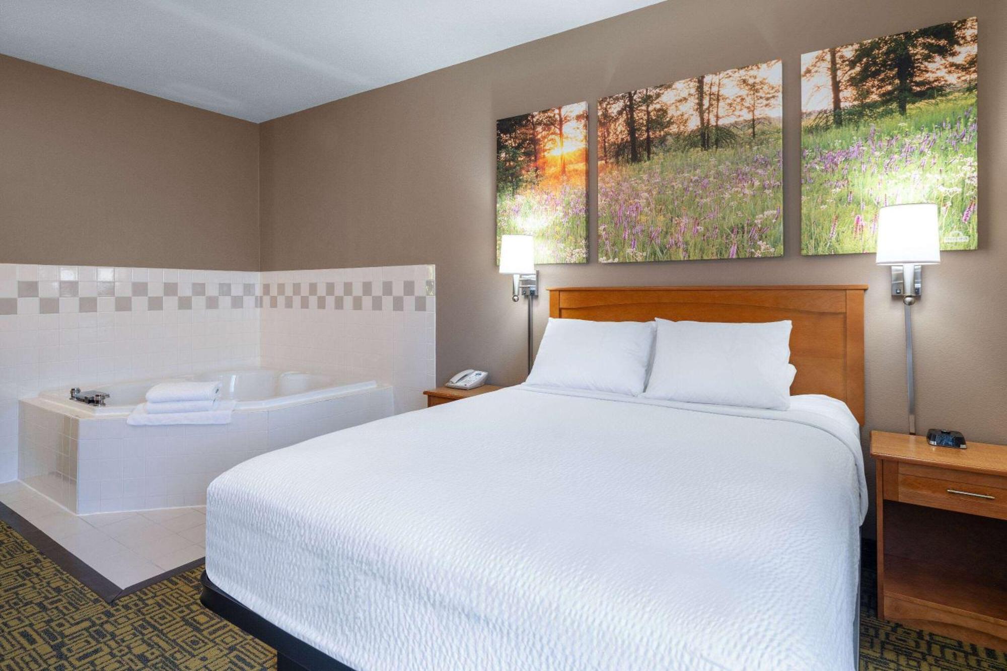 Days Inn & Suites By Wyndham Madison Exteriör bild