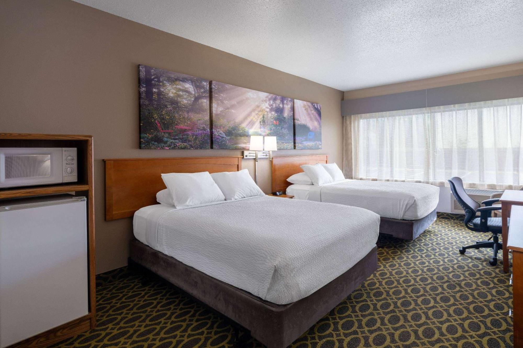 Days Inn & Suites By Wyndham Madison Exteriör bild