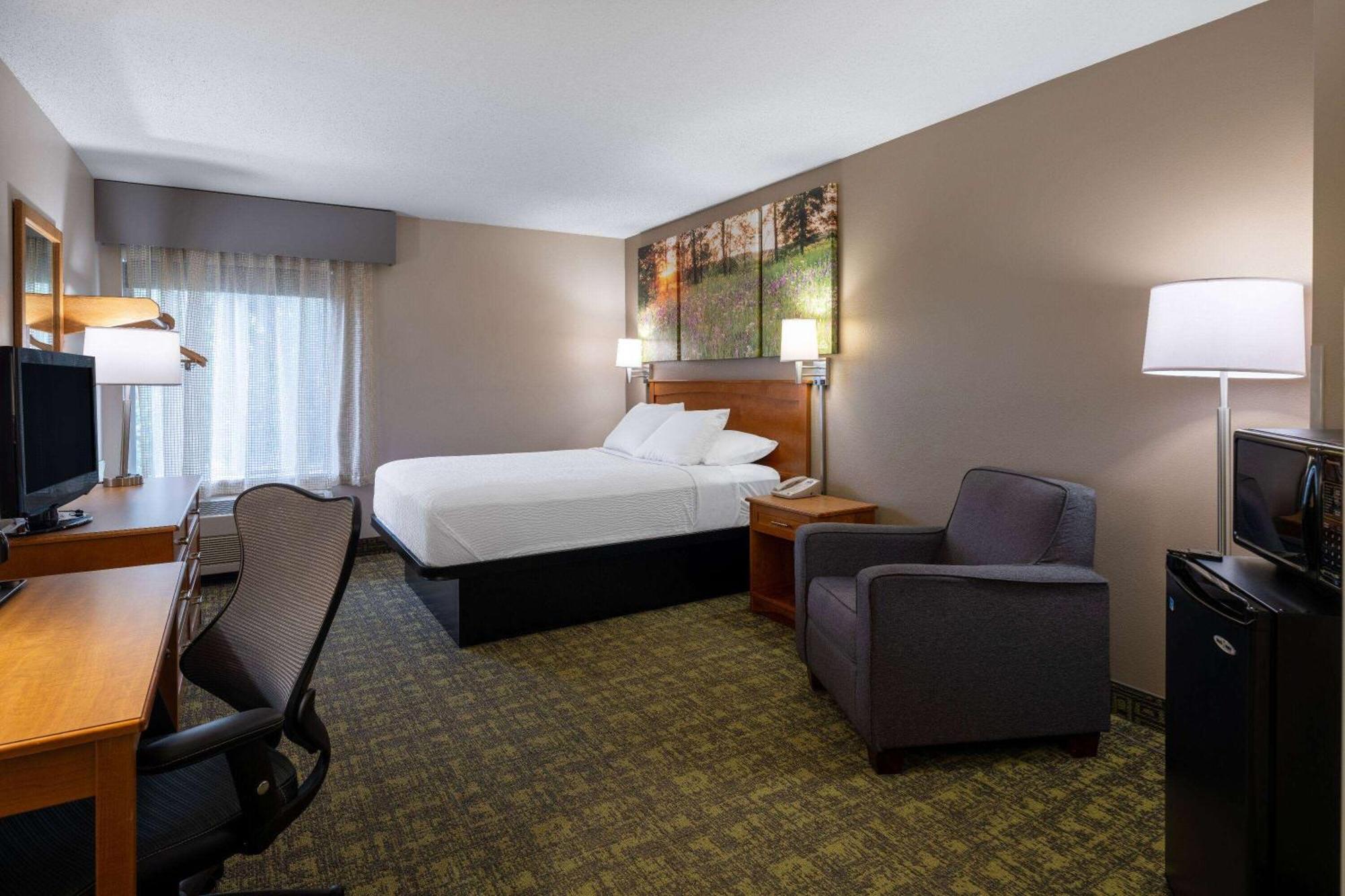 Days Inn & Suites By Wyndham Madison Exteriör bild