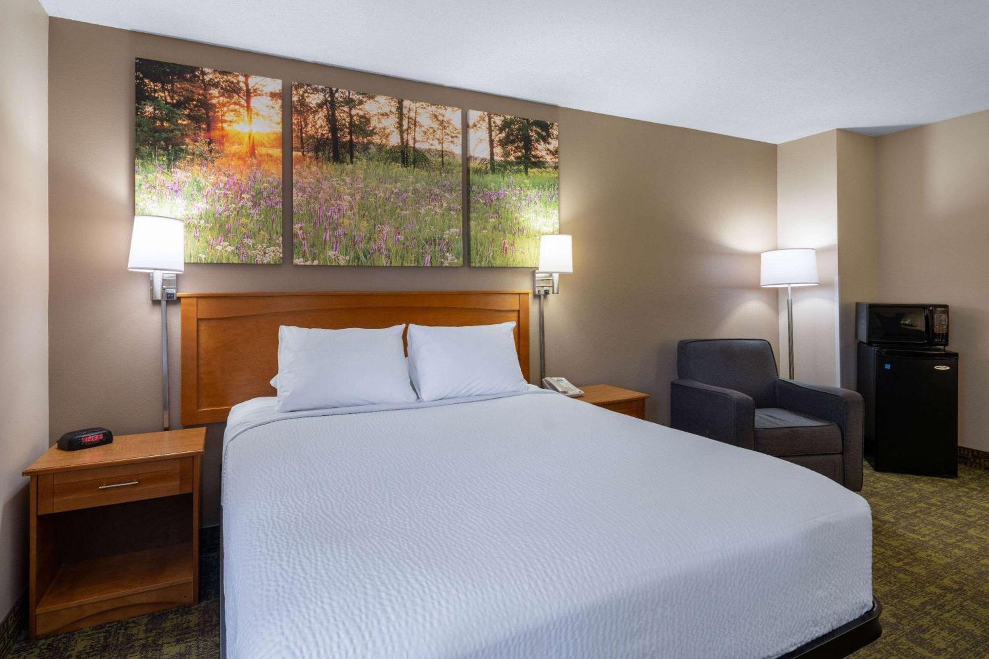 Days Inn & Suites By Wyndham Madison Exteriör bild