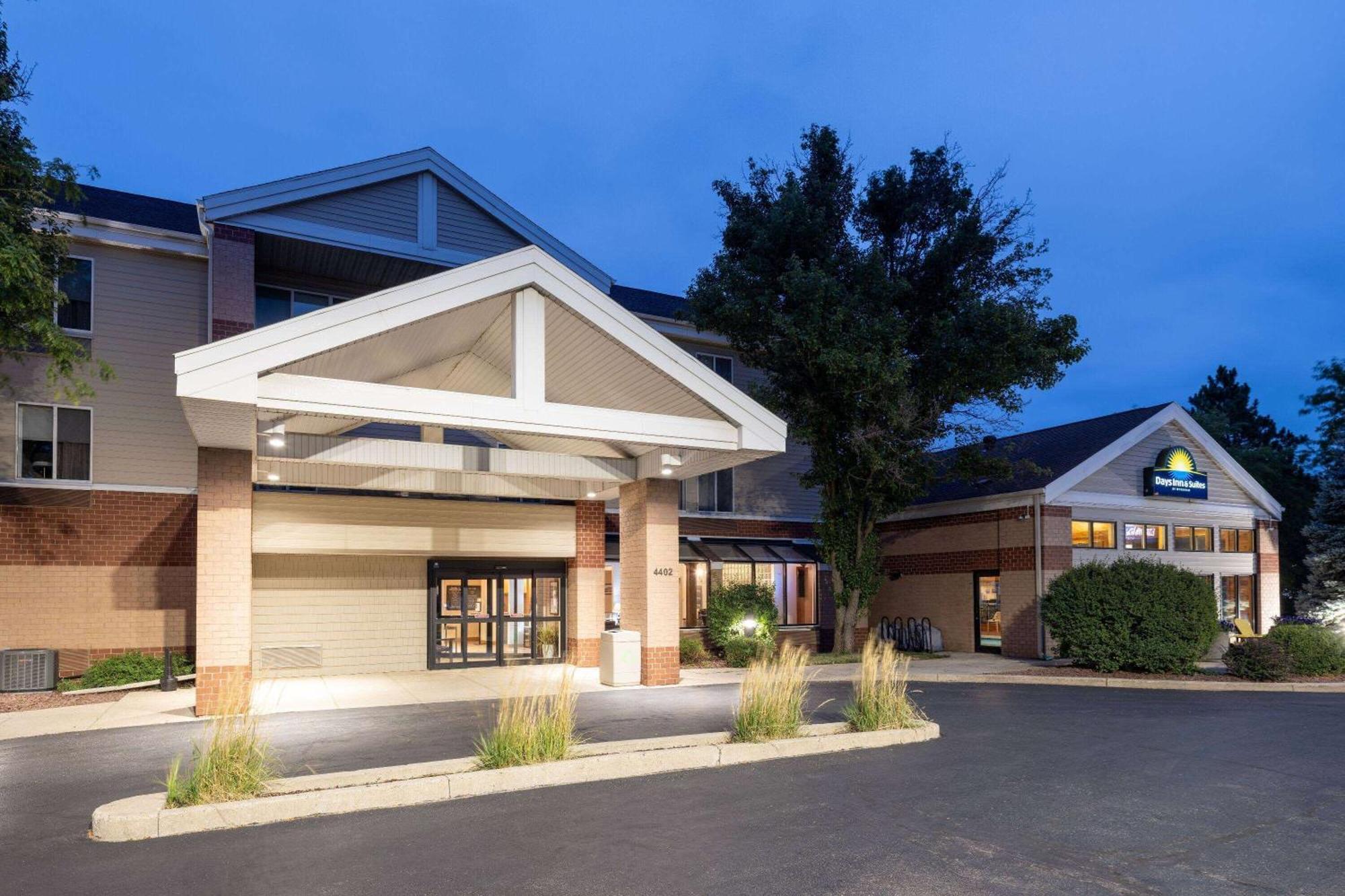 Days Inn & Suites By Wyndham Madison Exteriör bild