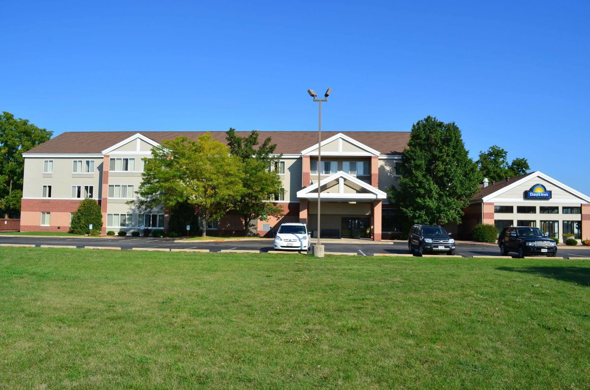 Days Inn & Suites By Wyndham Madison Exteriör bild