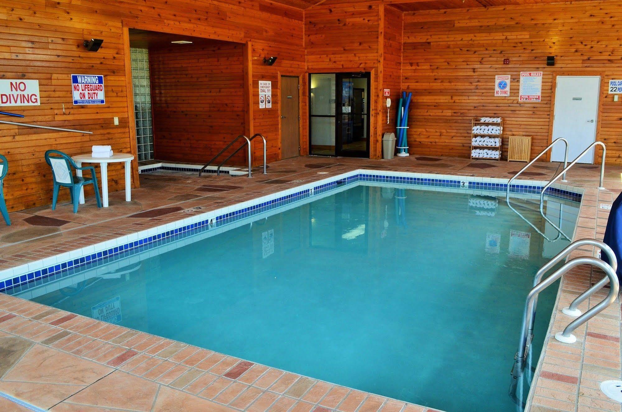 Days Inn & Suites By Wyndham Madison Exteriör bild